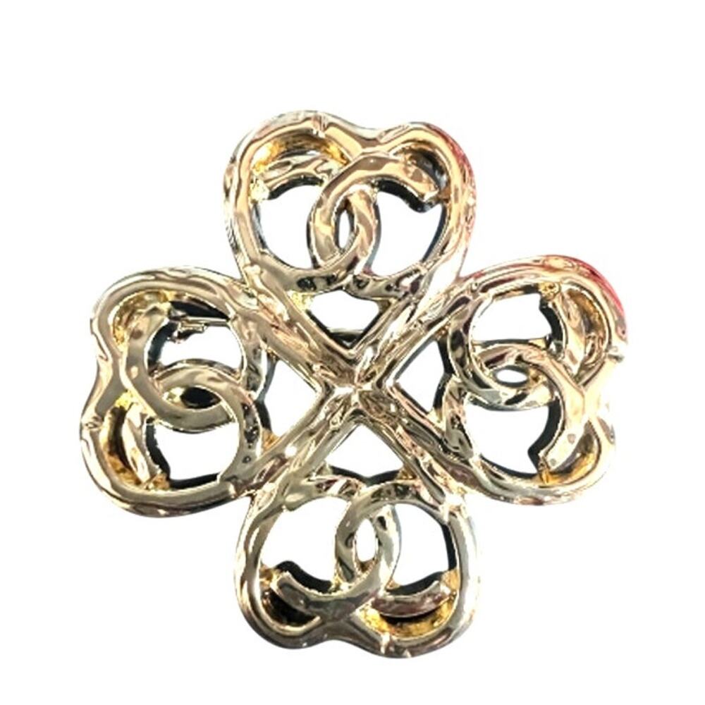 CHANEL CC Logo Heart Clover Brooch Light Gold Tone B21 K (CHXX003)